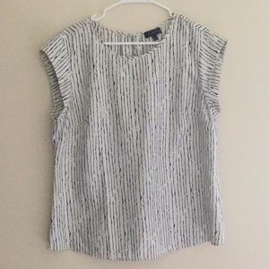 The LIMITED / Cute Cap Sleeved Blouse / Large